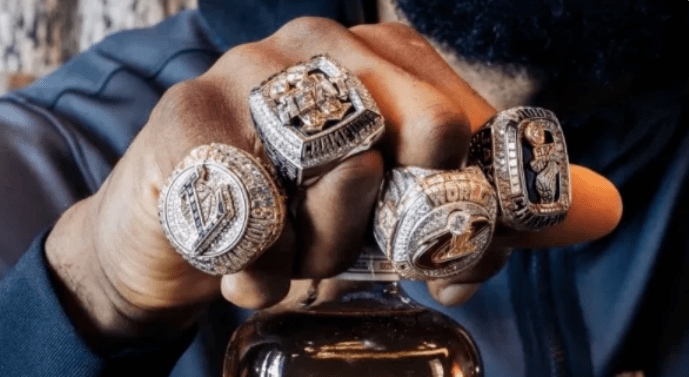 原创詹姆斯晒4枚总冠军戒指为美酒带货转发比赛视频的确不真实