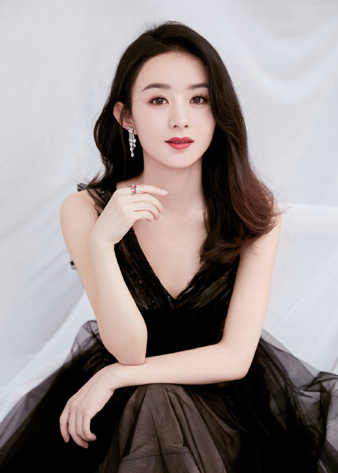 赵丽颖新年红衣写真超妩媚肤白貌美烈焰红唇太性感撩人
