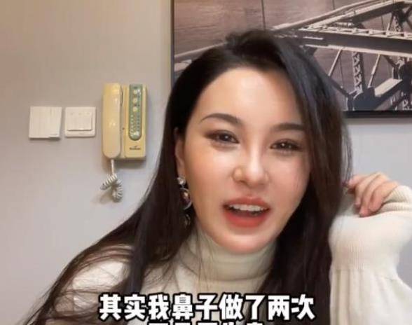 什么美女网红自曝整容经历，敲碎肋骨垫鼻梁，40人做手术仅有2人成功