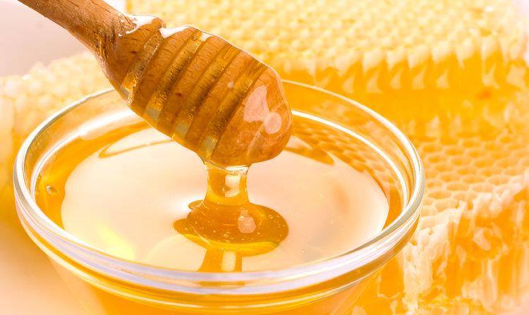 饮食|糖尿病人喝蜂蜜可以降血糖？医生：这样做不降反升