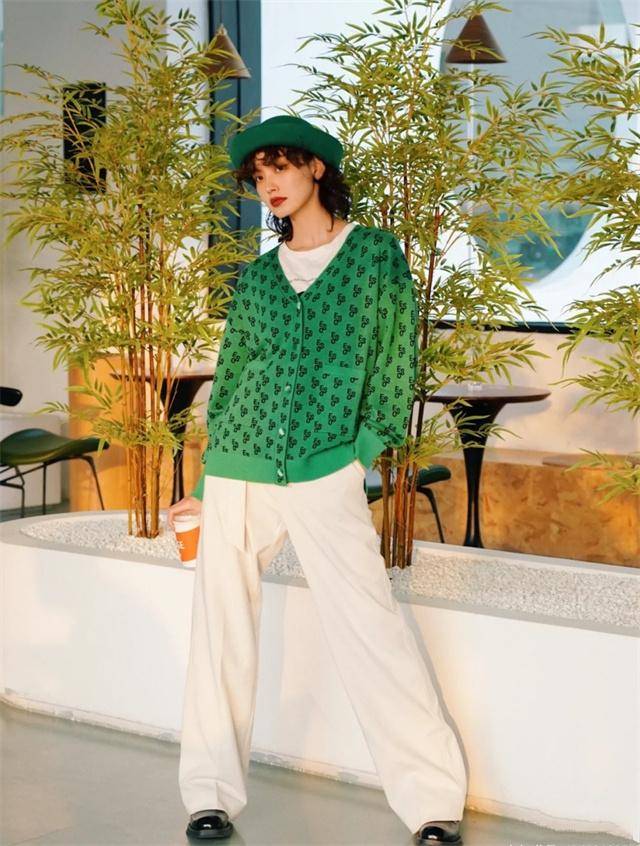 视觉 为什么你一戴“帽子”就土气?2种搭配方案、3种戴法,教你变时髦