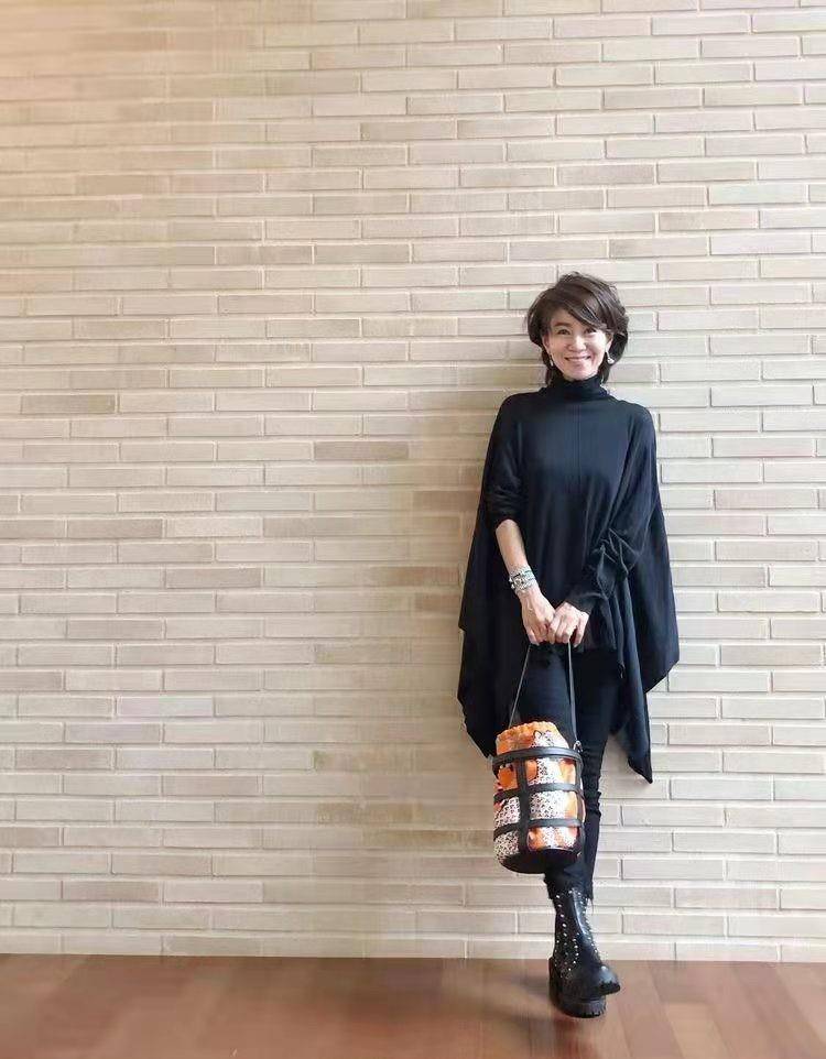 整体 这些妈妈辈冬季极简穿搭太圈粉，基础款打造高级美，优雅大气