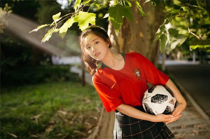 图片想要拥有赵丽颖的满满少女感，你需要做这件事情