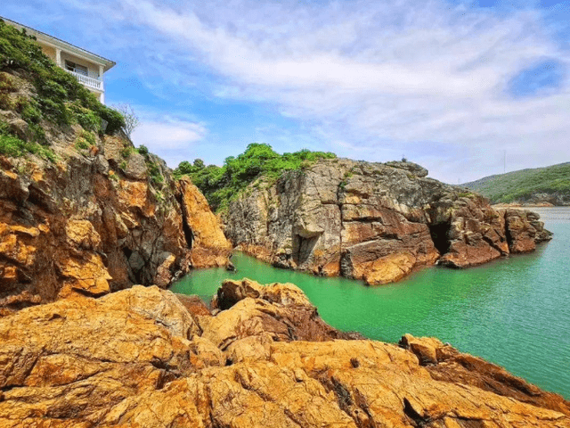 浙江有一海上仙山，虽然名字比较难认，藏有海天一色的绝美海景！