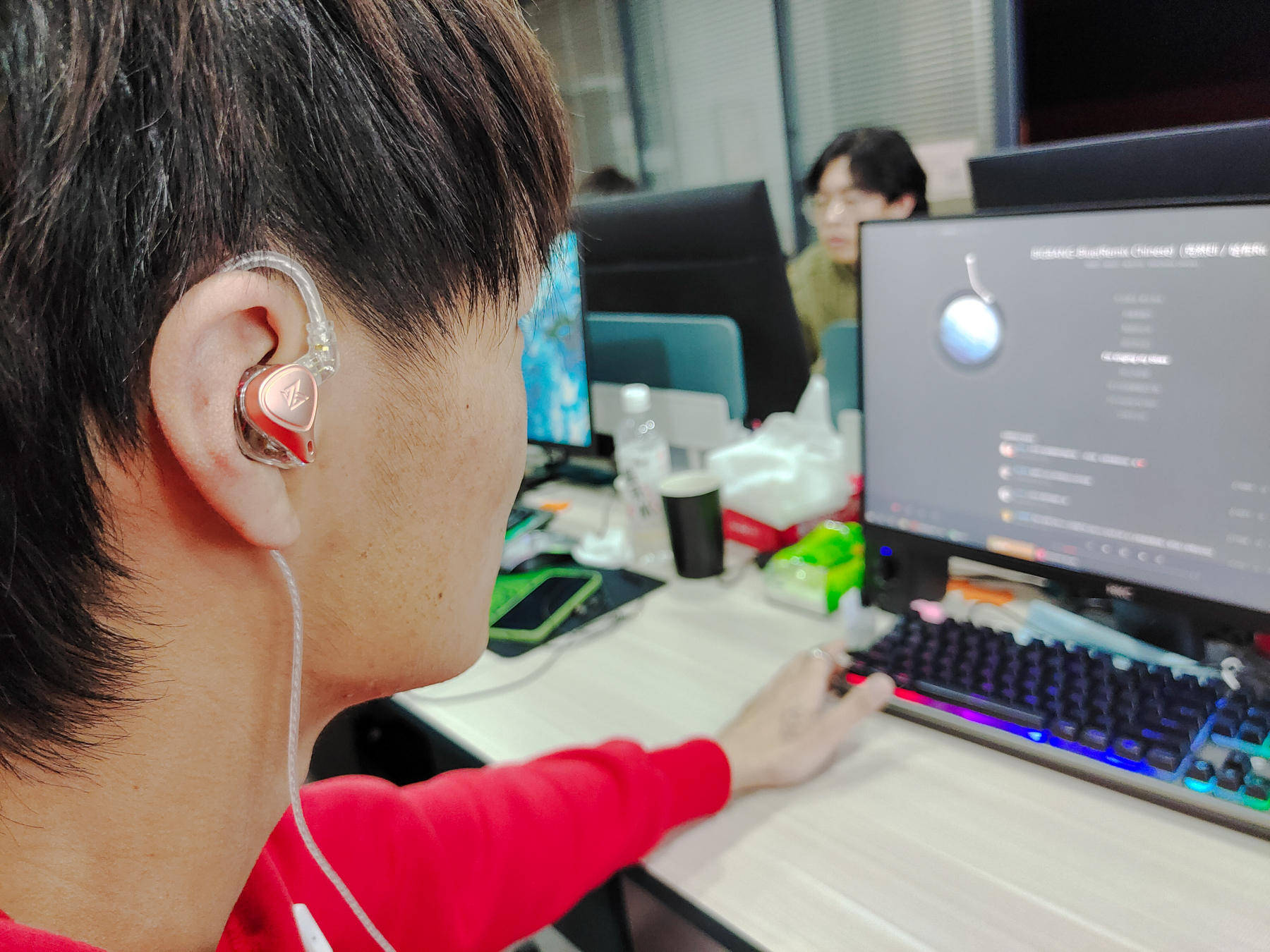 KZ玫瑰金有线耳机，静电耳机中极品，低调且不失内涵