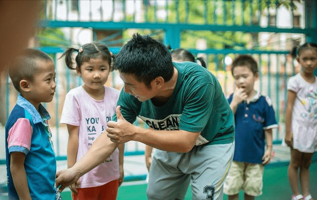 小区|教育部传来2个“好消息”，幼儿园迎来大调整！幸福来得太突然了