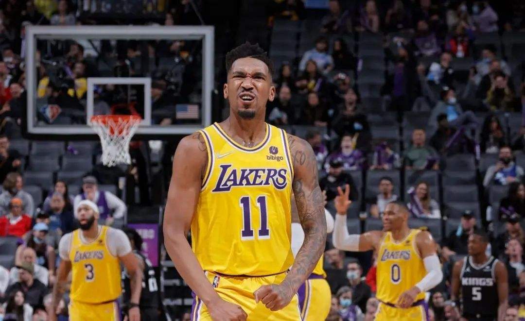 湖人放弃本赛季|湖人本赛季终于成功引援！浓眉：我也奇怪为什么底薪签他