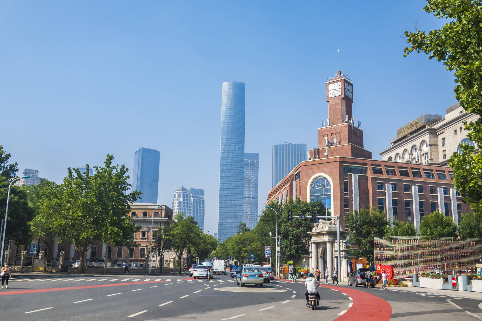 中国最富有的8个城市，成都第八，杭州第六，哪个是你想去的？