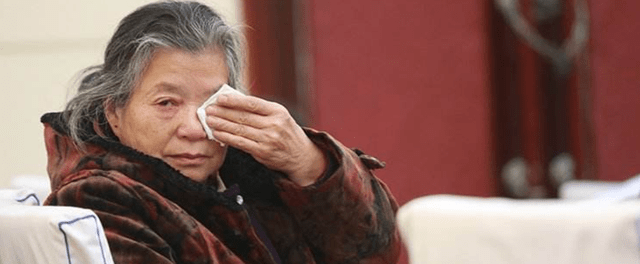 故事:无处安放的余生,老人痛失独子,如何走出孤独_袁信_儿子_肖伯