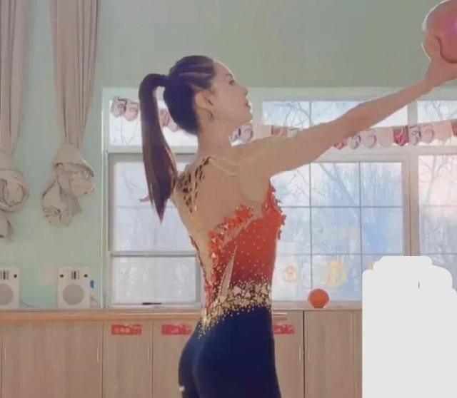 自律女性视频 39a383f465f44c619af7799e730cc39c.jpeg