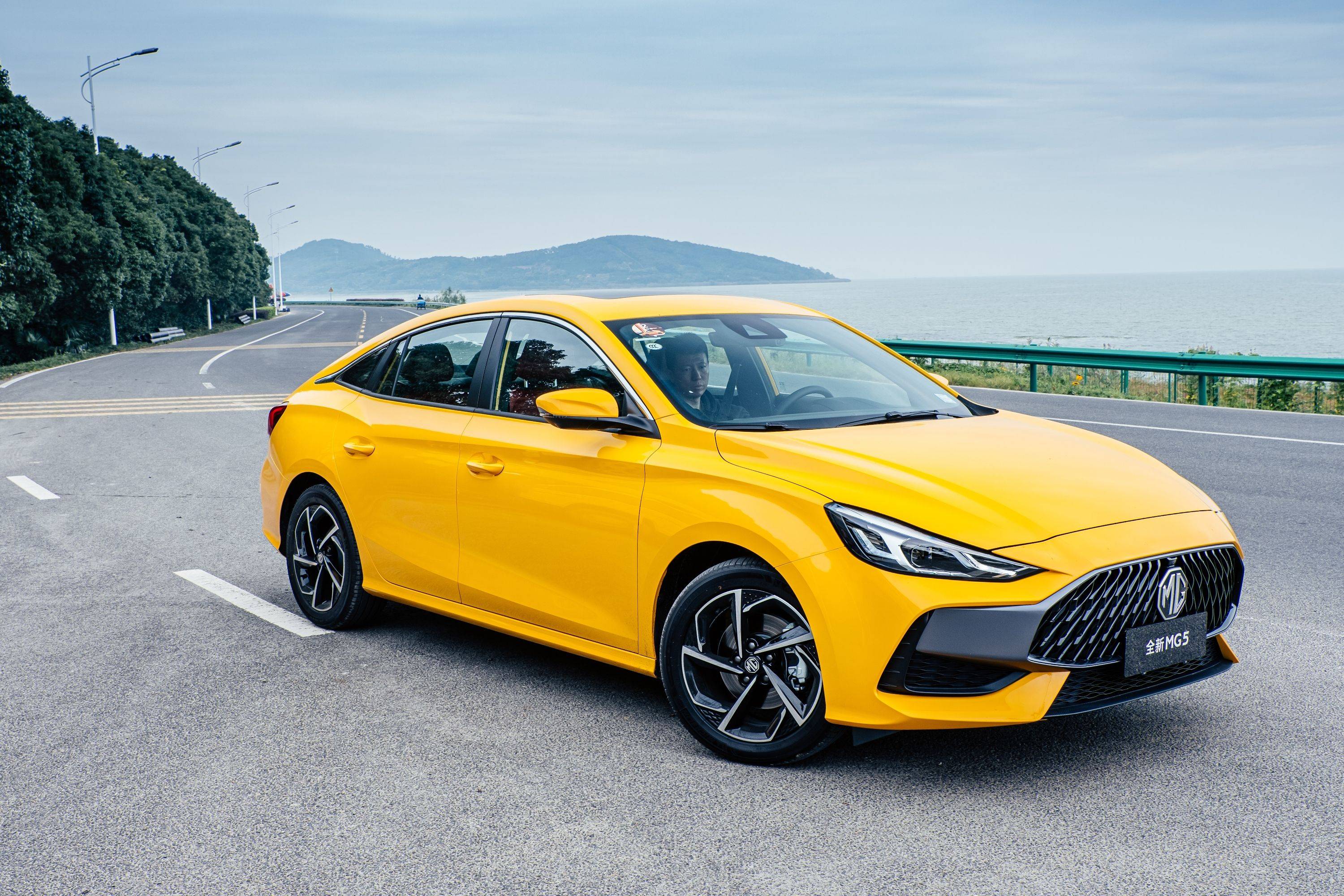汽量全球零售超5万辆mg5月销近16万mg这个新年开局亮了
