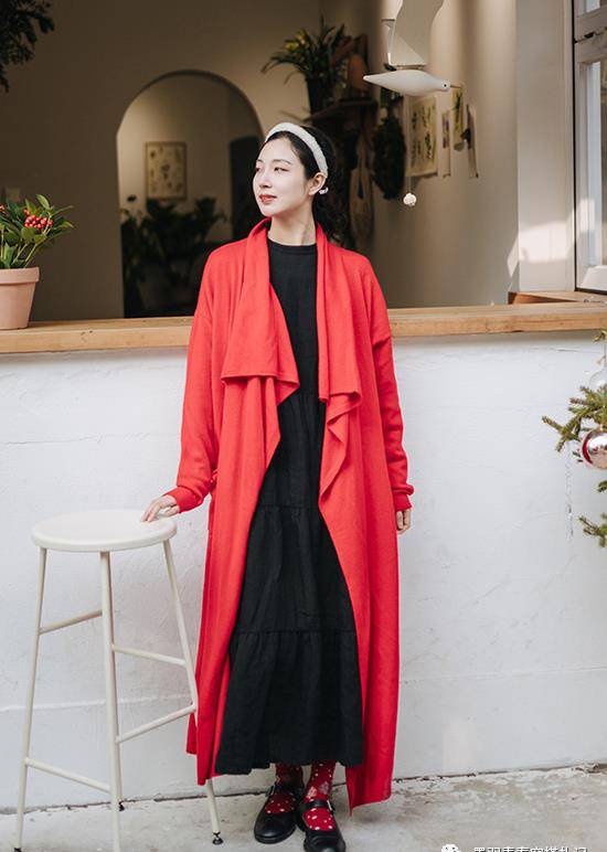 面料 奔六女人流行穿“棉麻风”，舒适大方又遮肉，不显年轻但真气质