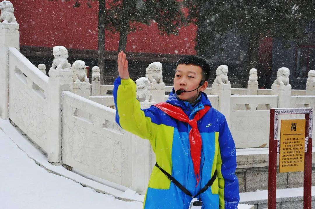 看雪后吉林文庙 红领巾讲解员讲得真棒！