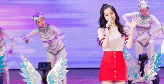 欧阳娜娜唱歌完整版 b990fff649904575bb6182ab3e508817.jpeg