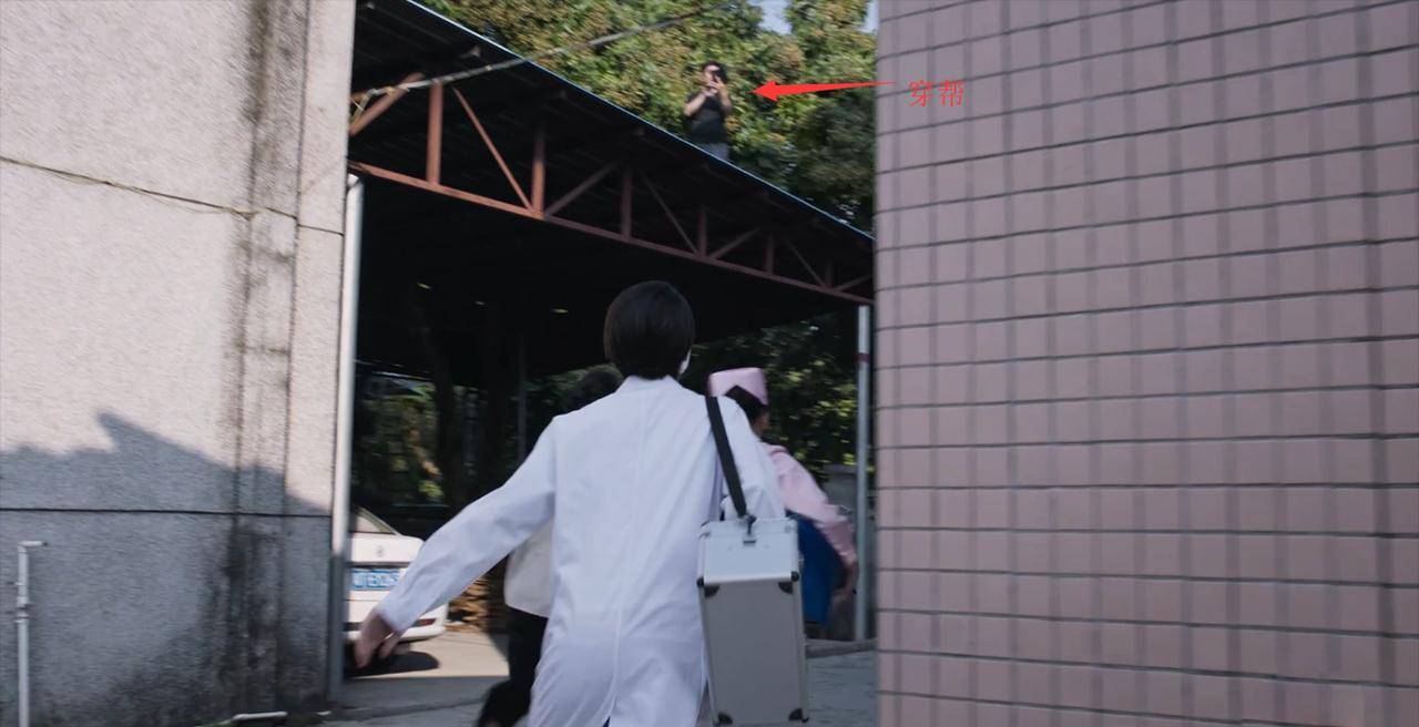 马雯|《破冰行动》剧情频现漏洞，即使导演辩解，其观点也站不住脚