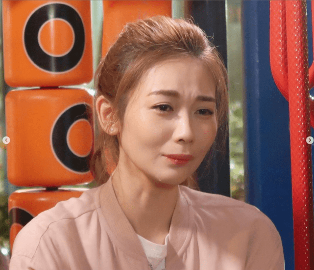 原创tvb前花旦杨秀惠官宣二胎产女晒四口之家握手照长女不满两岁