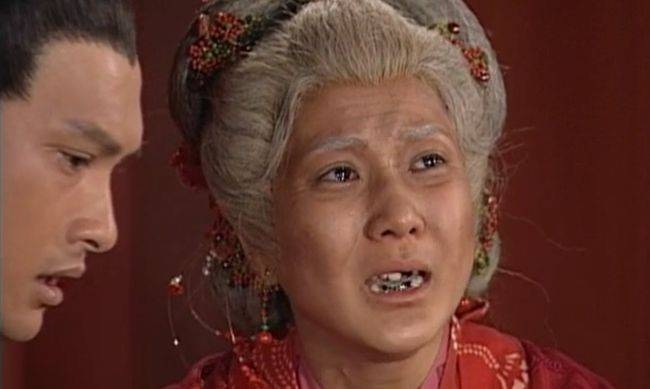 为了角色,牺牲颜值把自己弄得奇丑无比_蔡卓妍_胡杏儿_因为