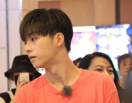 有一种意外叫陈立农素颜,本以为是青铜,没想到是"