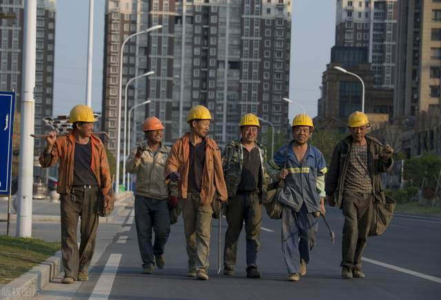 施工队伍不听话太难管那是你没有把民工当弟兄