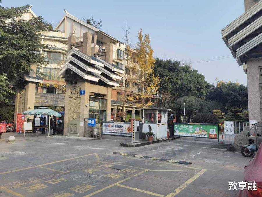 【成都青羊区】蜀风花园城142平精装跃层227w起拍,相当于6.6折!