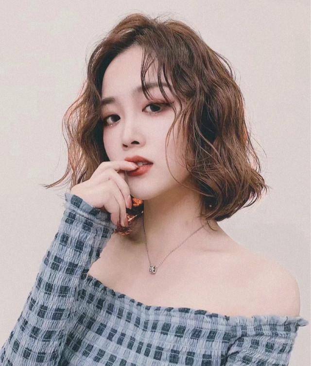 发型黑长直过时了，最近流行一种发型叫“韩式短发”，照着剪也太美了