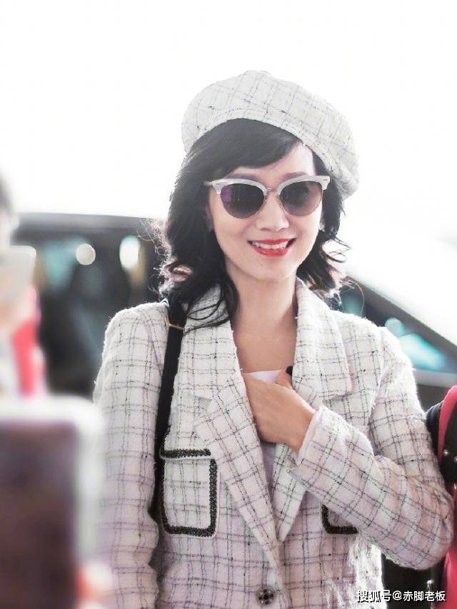 配饰 65岁赵雅芝风采依旧，跟她学这3个优雅小心机，老了也是女神