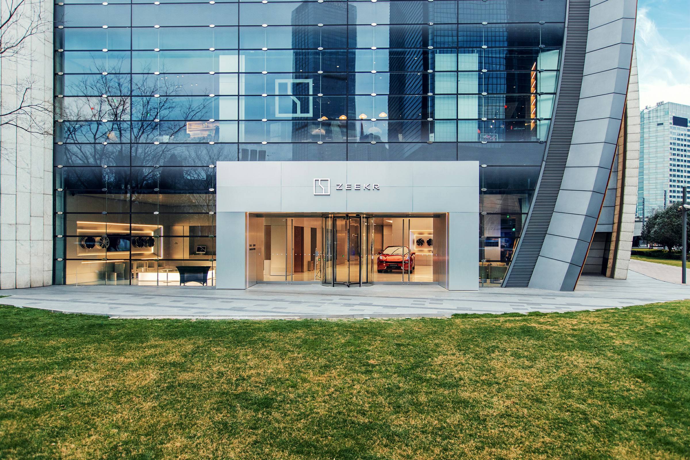 极氪中心全球旗舰店上海开业现身说法首次大版本ota