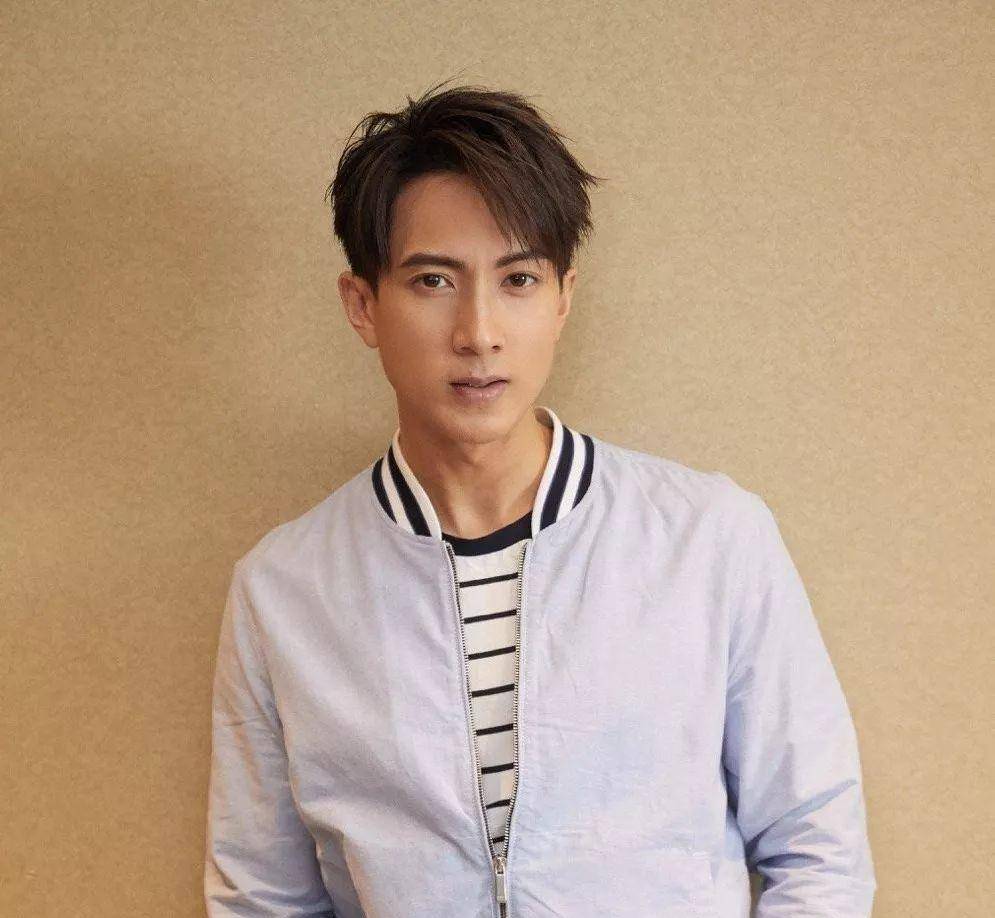 鹅蛋脸想要学陈伟霆的挑眉杀？修出好看的眉型你也可以！