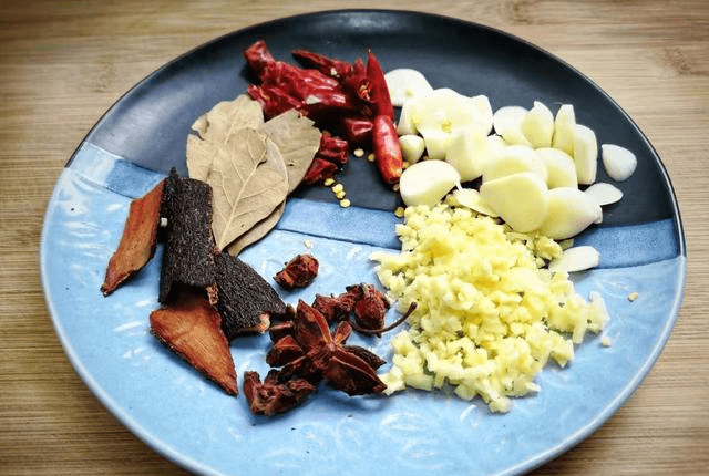 亲戚|陕西臊子肉的正宗做法，方法步骤告诉你，还没出锅就流口水了！