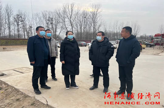 梁园区委常委赵向群调研农村人居环境集中整治行动工作开展情况