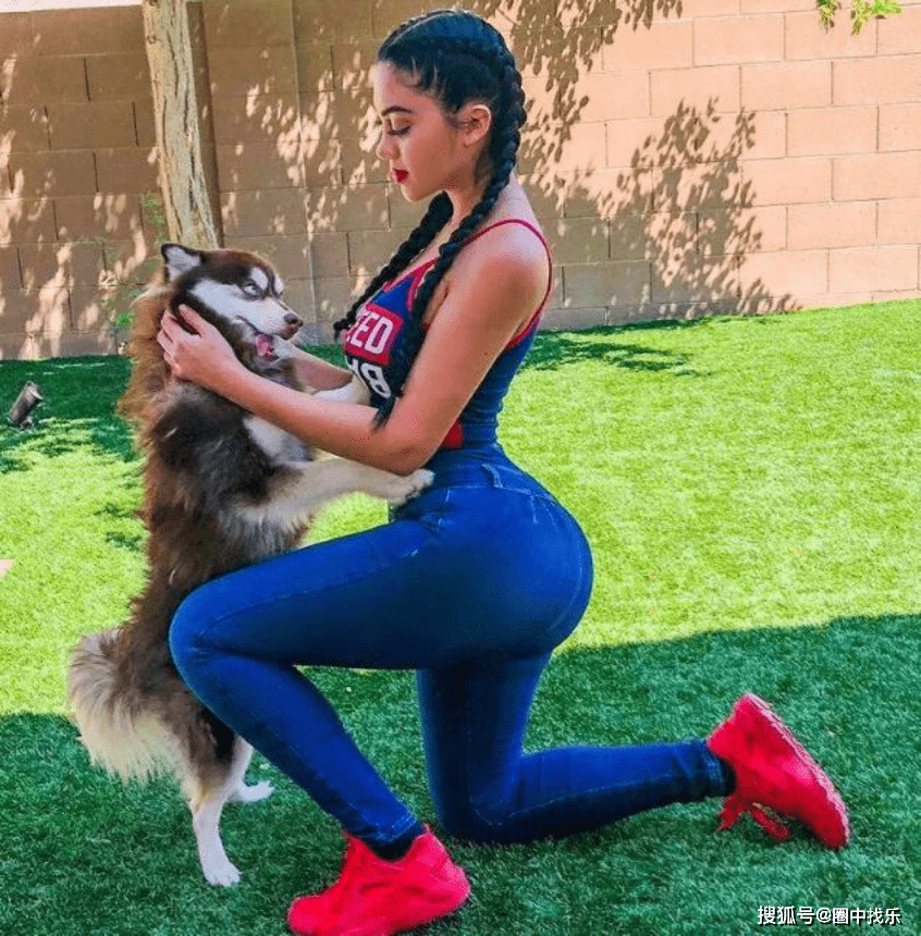 原创美国健身女孩臀围远超卡戴珊魅力十足