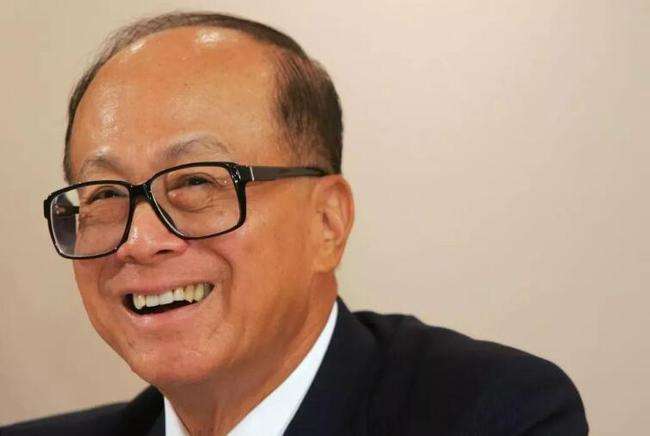 原创香港18天确诊超2.6万例，郑裕彤家族之后，李嘉诚家族也终于出手
