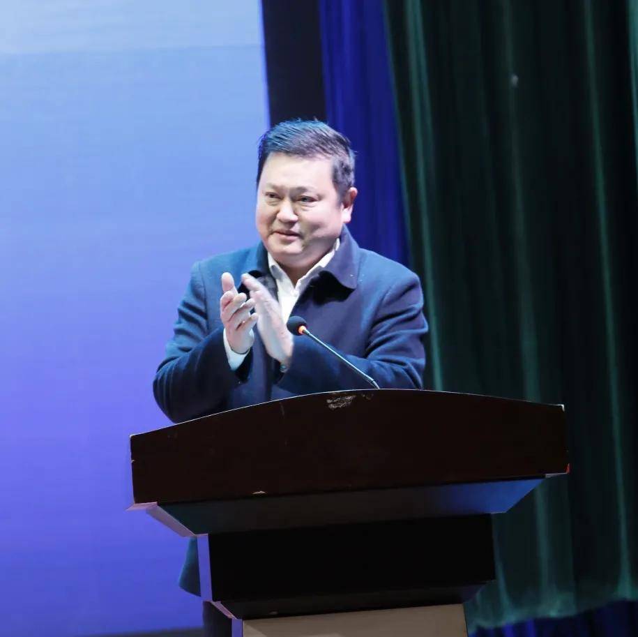 征途漫漫惟有奋斗山西忻州一中吕羡平校长莅临巴中棠外作专题讲座
