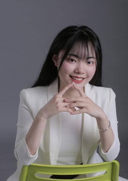 松果仁研习社优秀助教程艺欣专访灵魂和身体必须有一个在路上