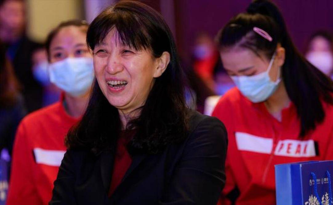 晚上21点,赖亚文出席排超颁奖,郎平有望回归?中国女排或返巅峰!