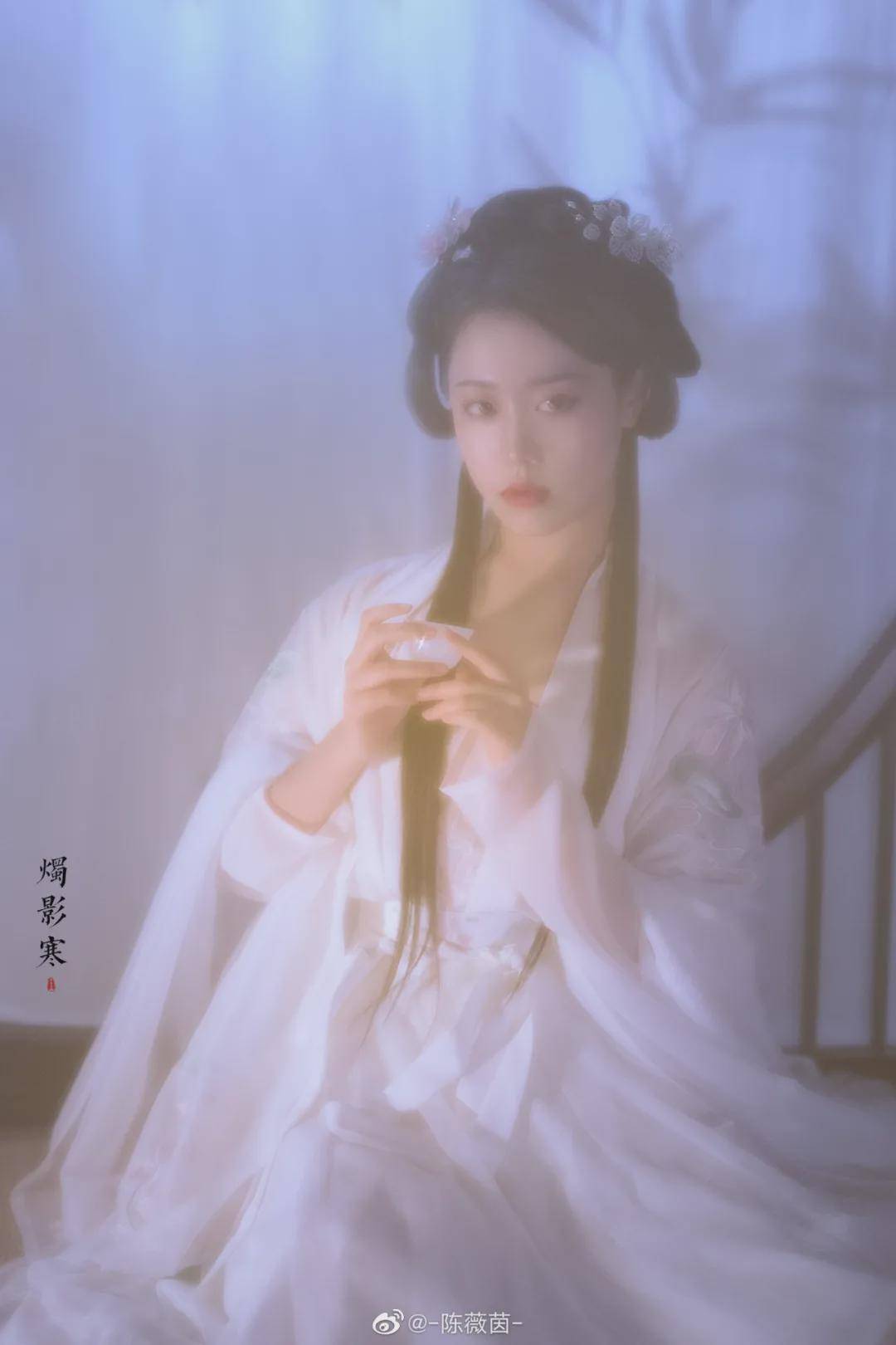 蝈蝈 汉服小仙女：长河渐落晓星沉