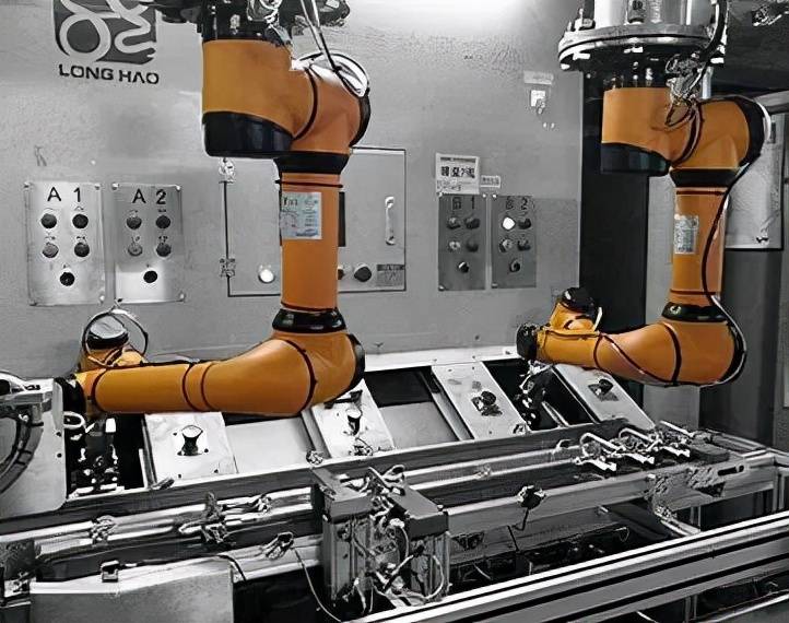 工业40下能完成人机协作的机器人逐渐成主流