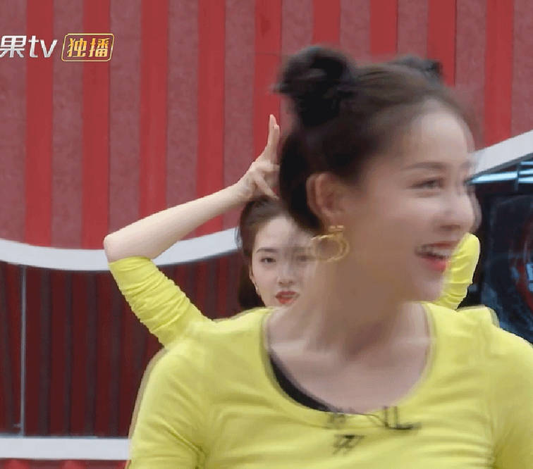 喜剧|《浪姐2》排练太搞笑，8大喜剧人集结，那英成雕像，贾青拜早年？