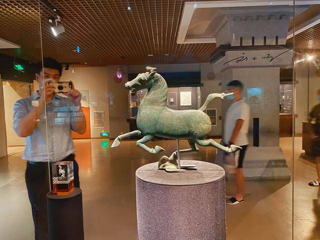 原创马踏飞燕是中国旅游的标志出土于甘肃省武威市你见过吗