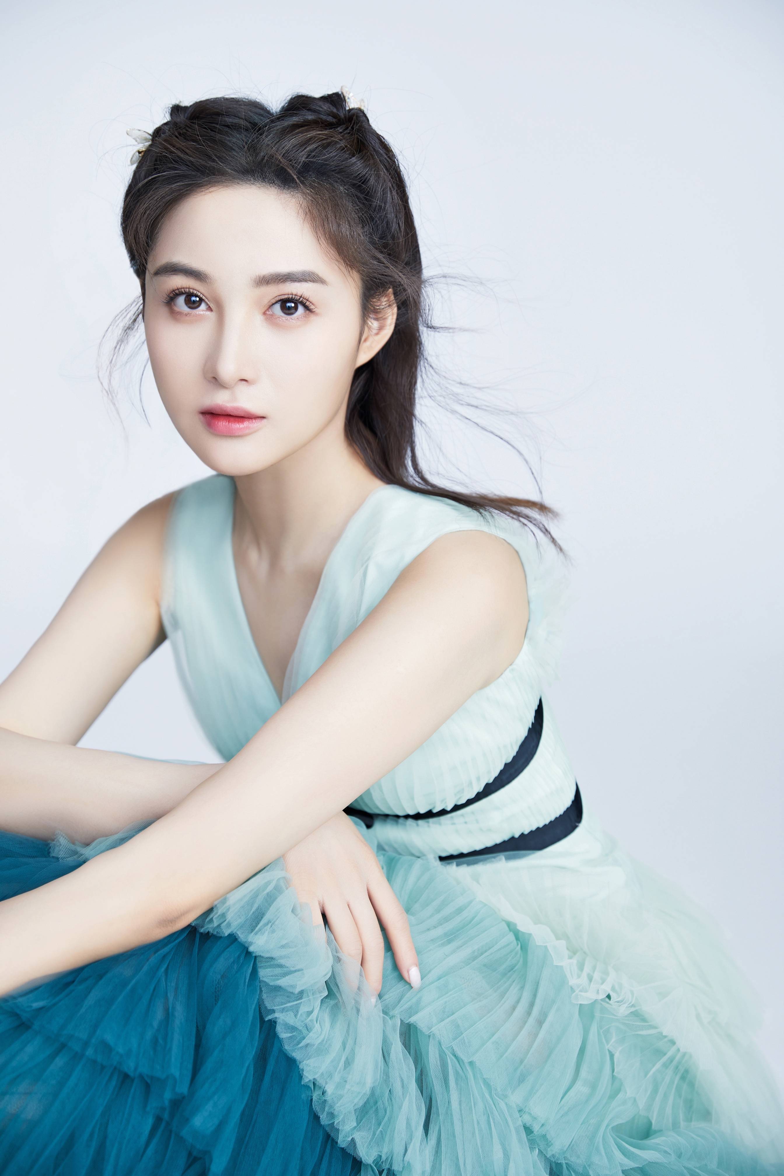 孙嘉璐情人节搭档竟是一只猫甜系女友风也太苏了吧