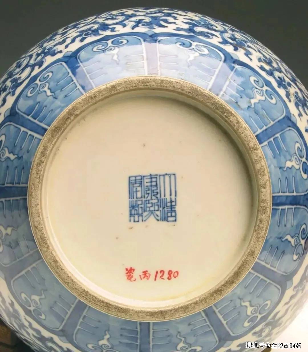 清光绪仿康熙款识7 ,康熙青花在绘画技法上,也有不少改革和创新,形成