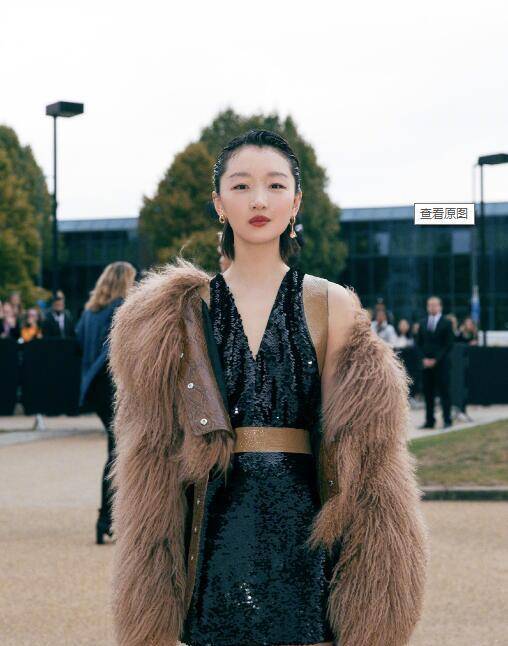 因为|为防止造型曝光戴假发，演少女毫无违和，要被《少年的你》刷屏了