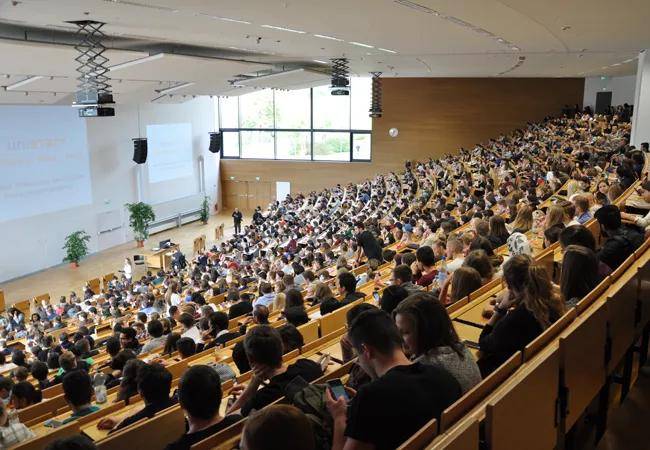 原创德国留学德国大学下学期将开始线下面授跟corona说一声再也不见