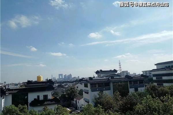 北寺塔雙地鐵口只有300米,到達觀前街步行10分鐘,距離1號線樂橋地鐵口