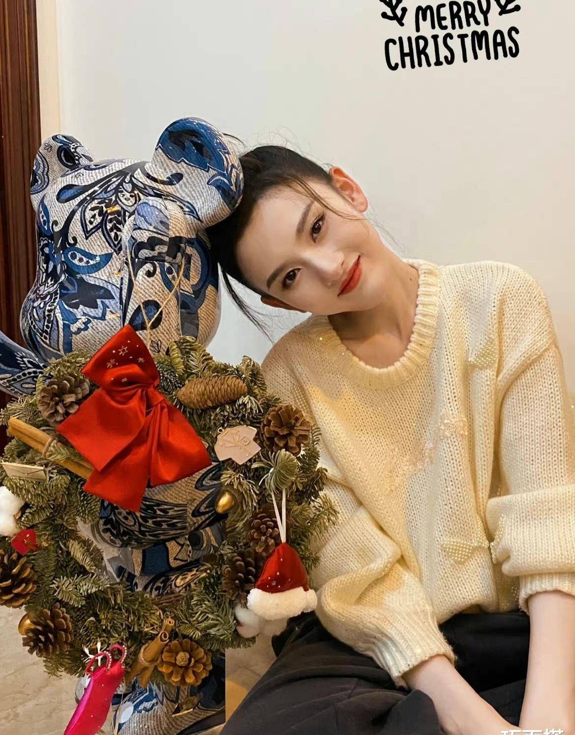 宋祖宋祖儿太会穿了，私服搭配简约又时尚，越看越有气质
