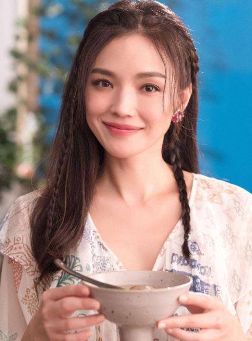 脸部“网红脸”已不吃香，“小方脸”才高级！搭配这三种刘海，超好看