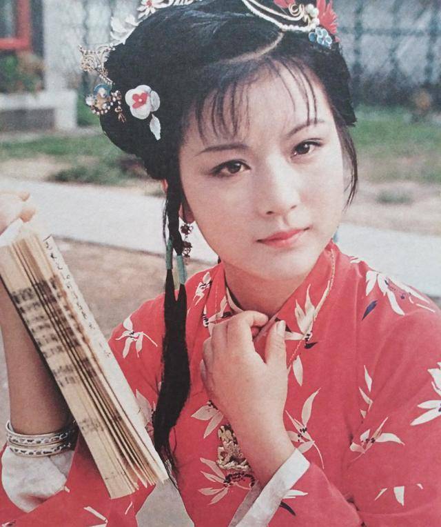 欧美厚谁说薄唇是刻薄相？她们明明就还原了“樱唇初绽”的古典美