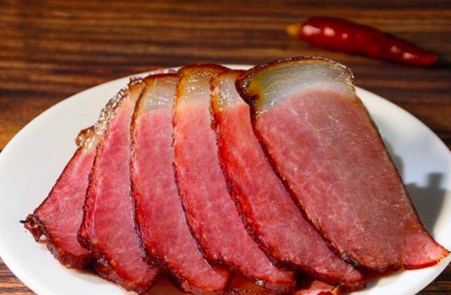 天气|腌腊肉时,直接抹盐就错了,牢记这2步,腊肉不霉不臭,越放越香