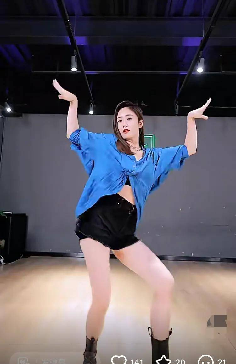 原创性感舞蹈跳成套马杆刘芸大跳热舞被吐槽像杜淳宽容点吧