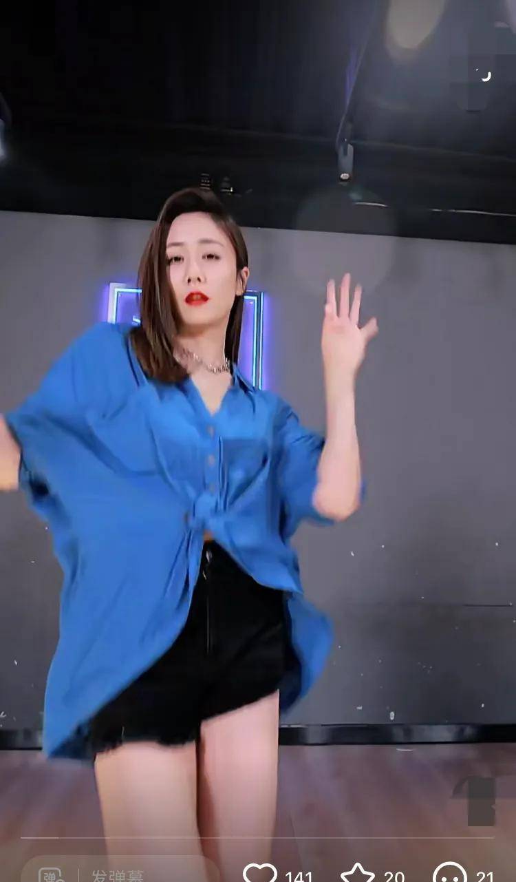 原创性感舞蹈跳成套马杆刘芸大跳热舞被吐槽像杜淳宽容点吧